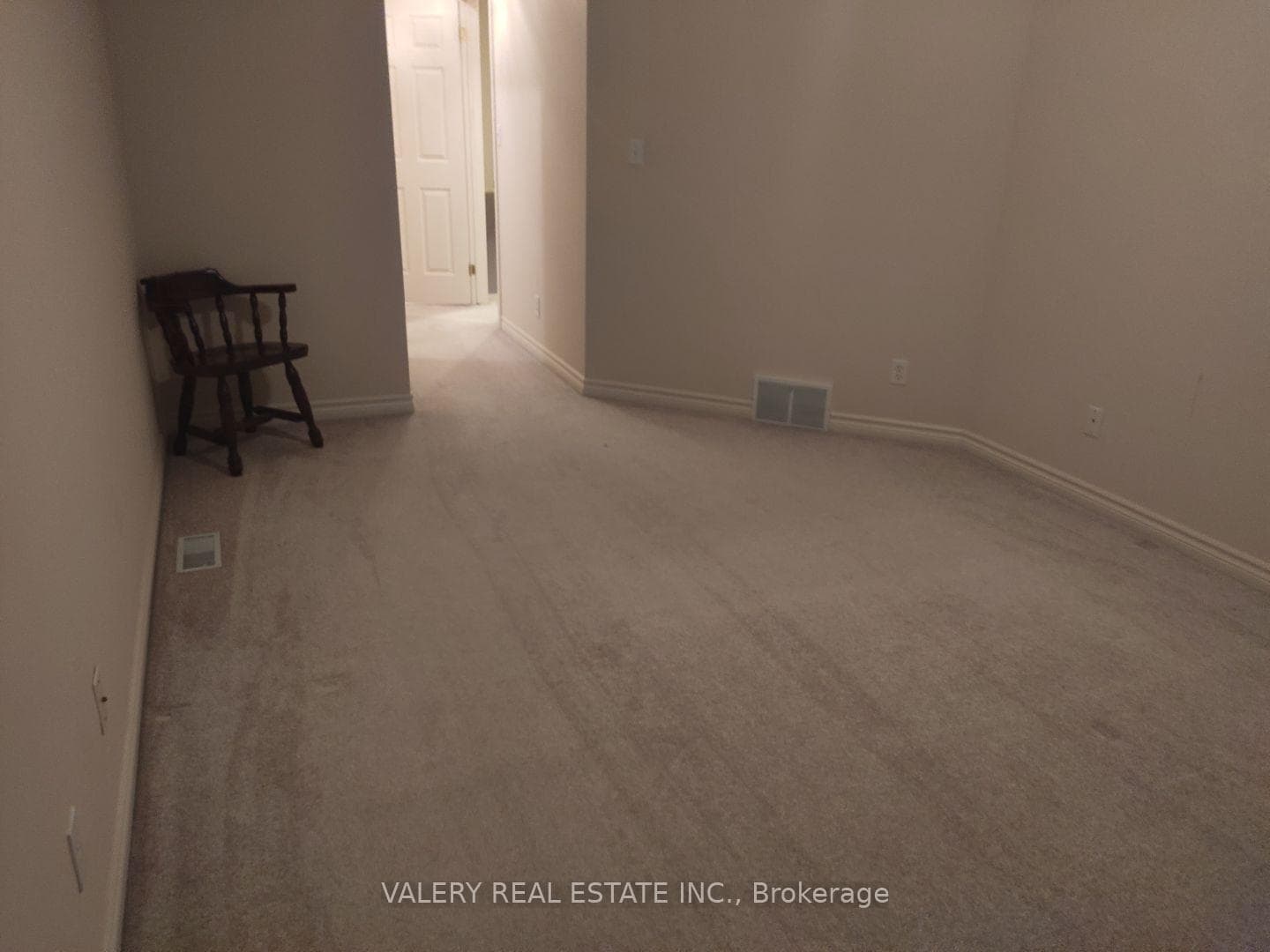 1058 Lexington Circle photo 13