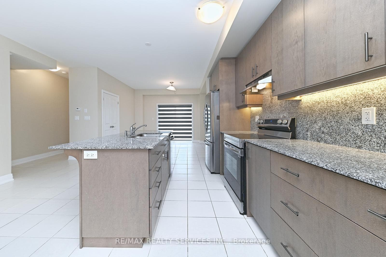 52 Humberstone Drive photo 15