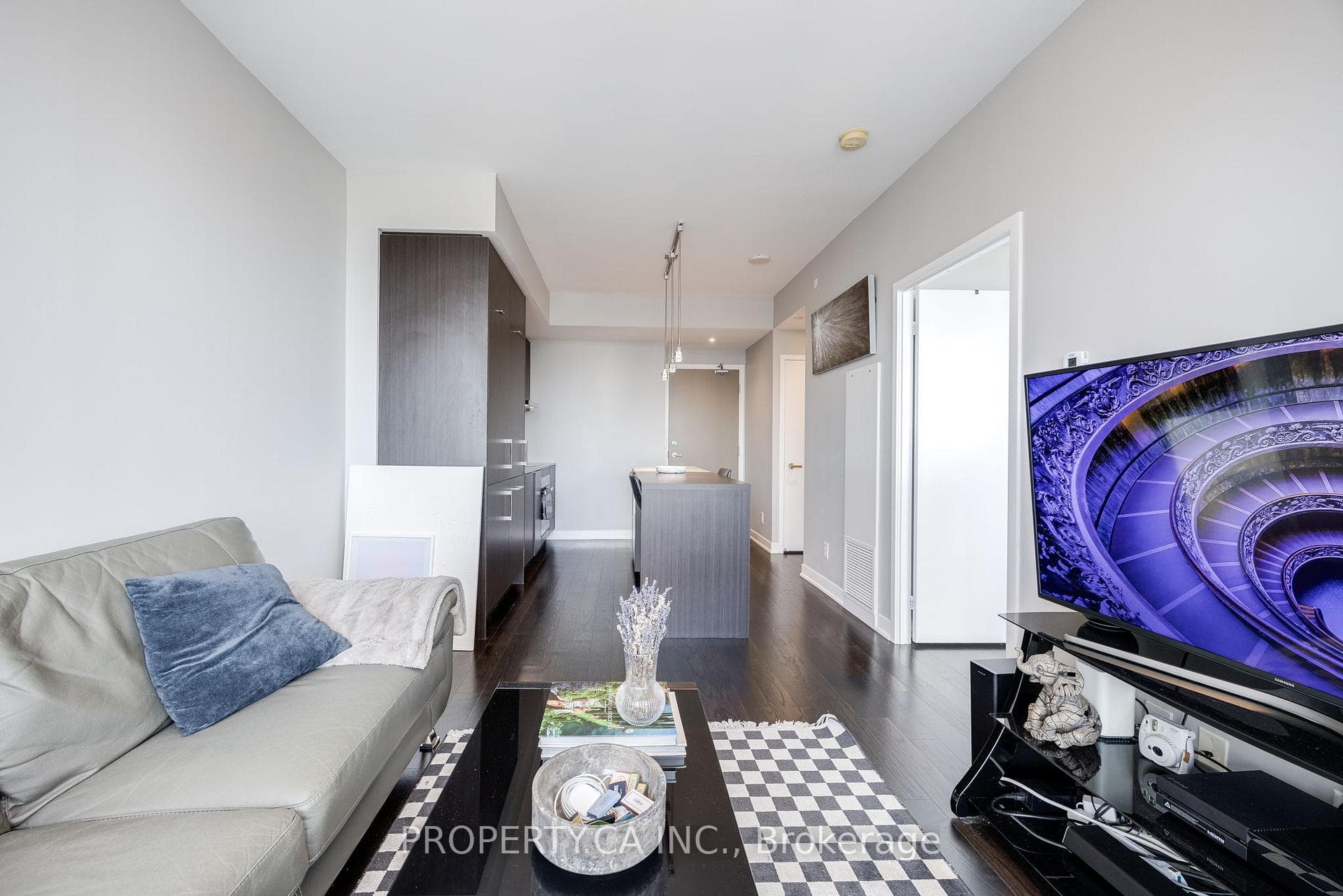 88 Harbour Street Unit 6403 photo 4