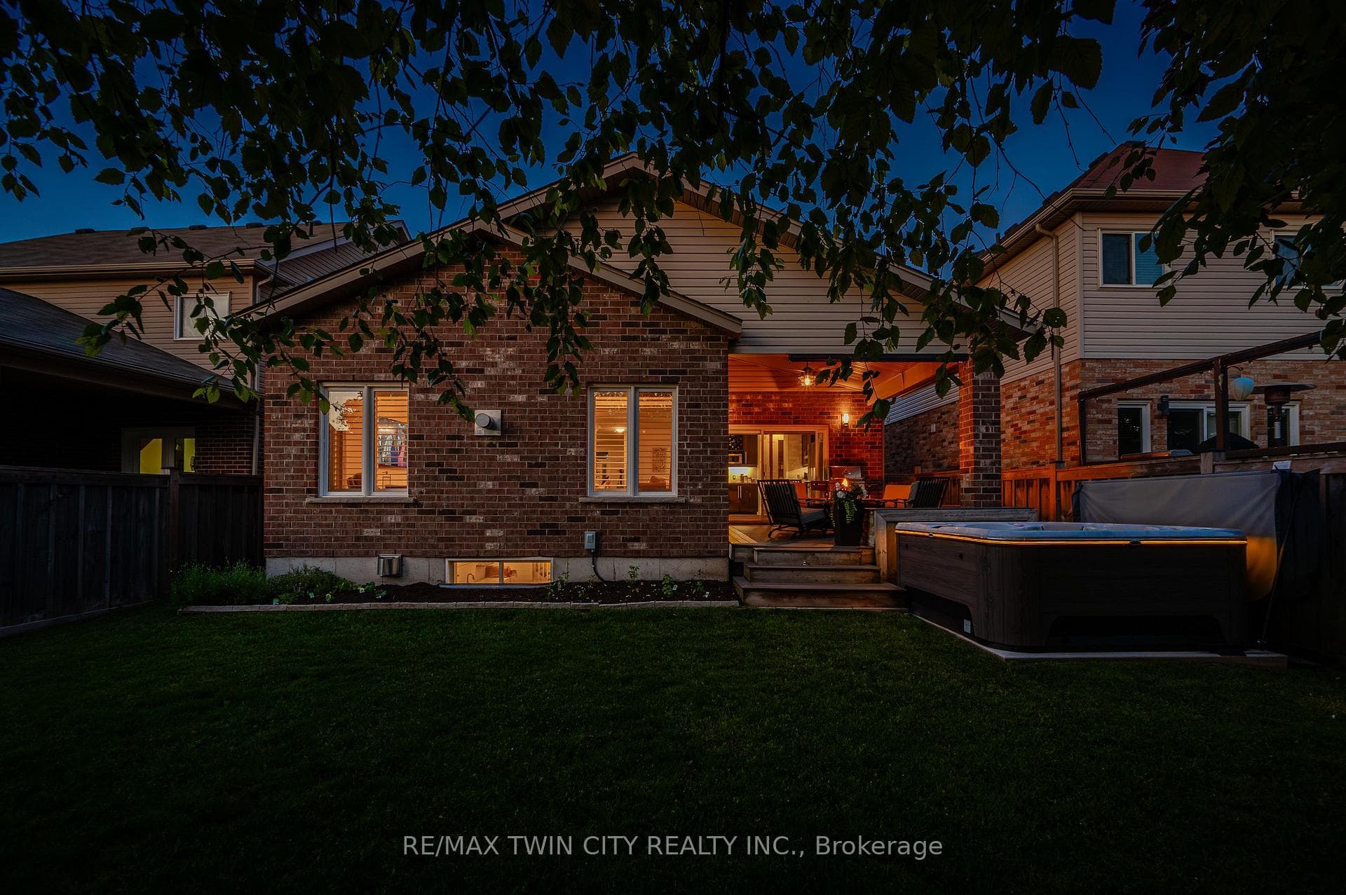568 Netherwood Crescent photo 36