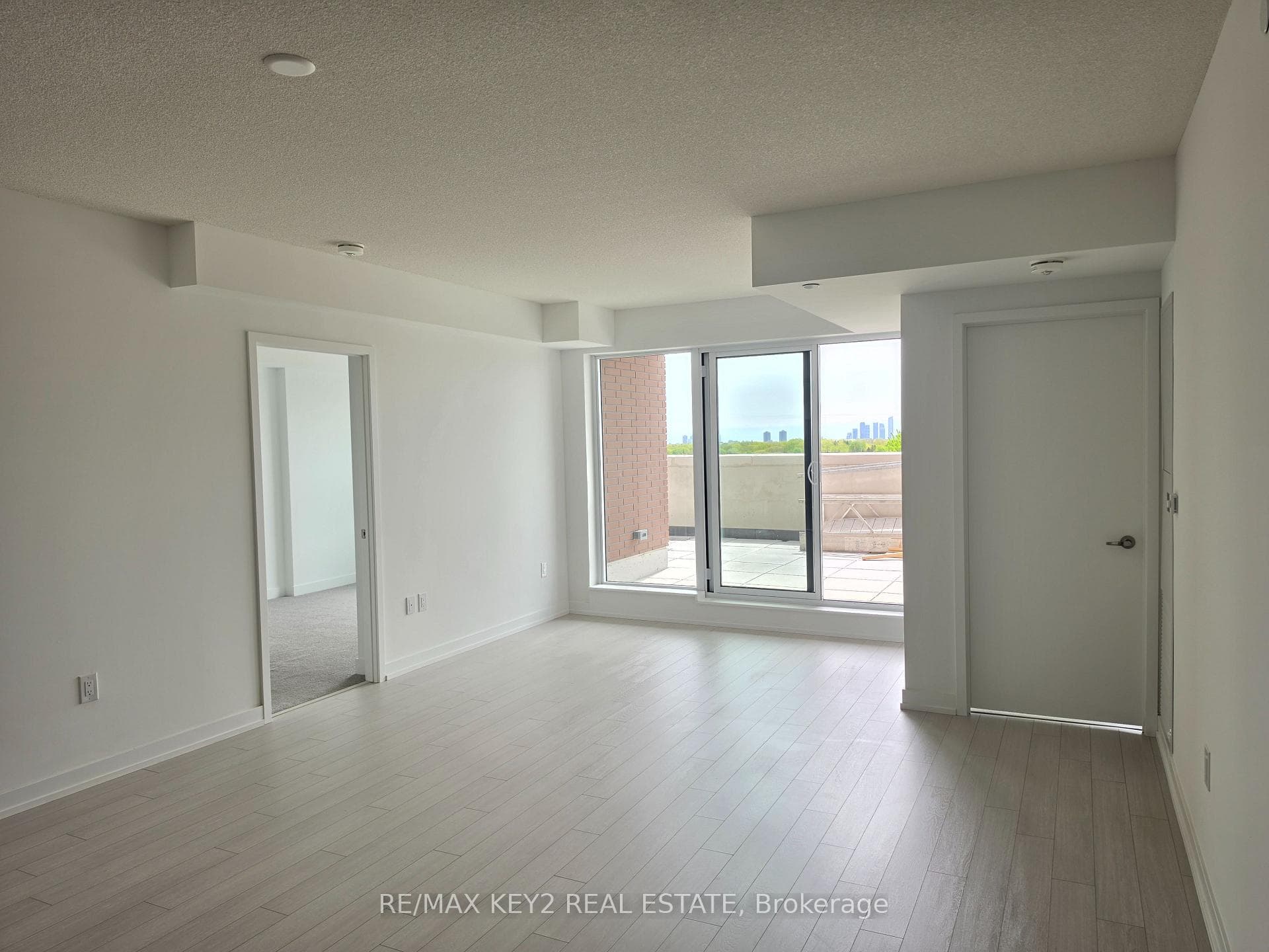 4010 Eglinton Avenue Unit 522 photo 5
