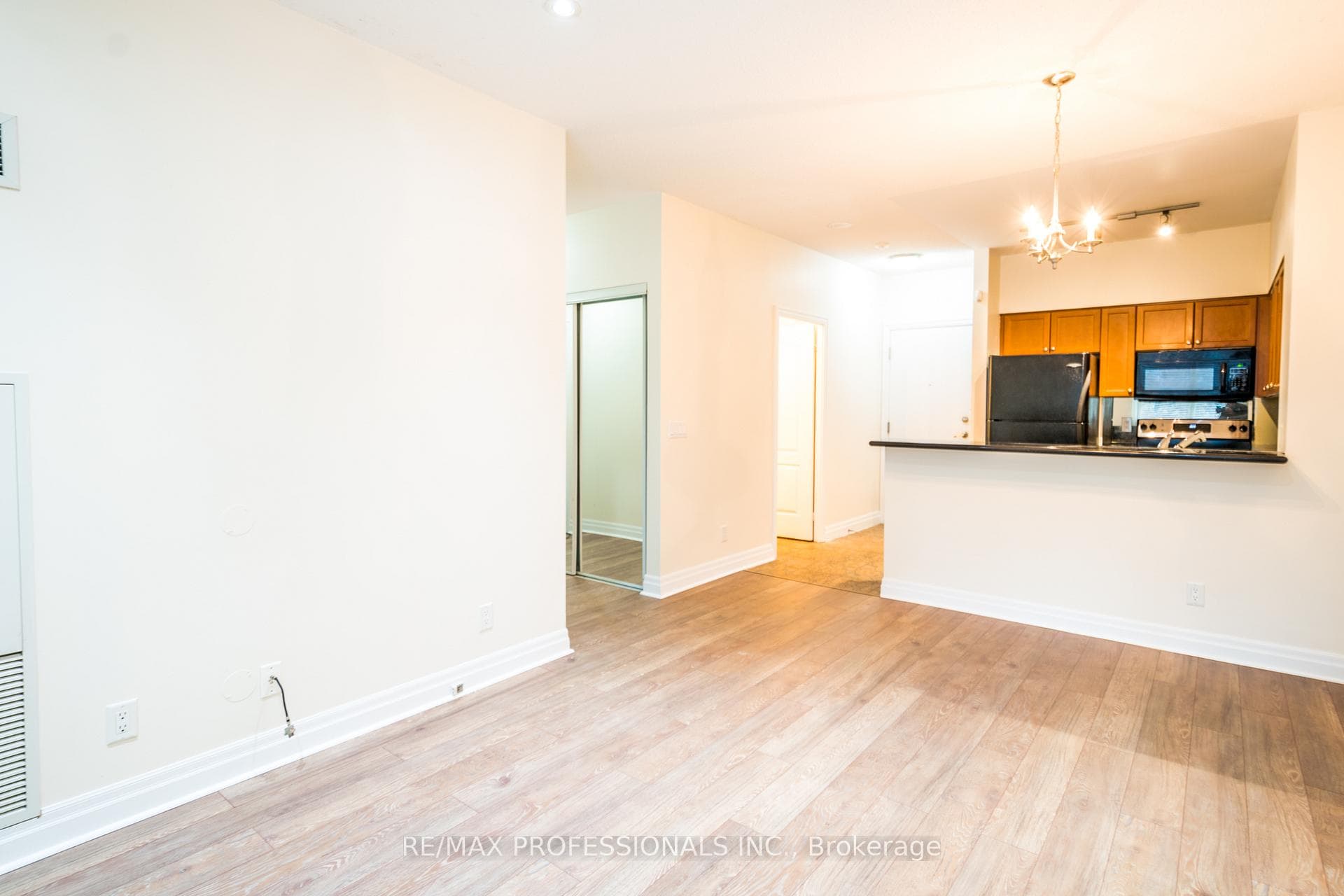2119 Lake Shore Boulevard Unit 110 photo 5