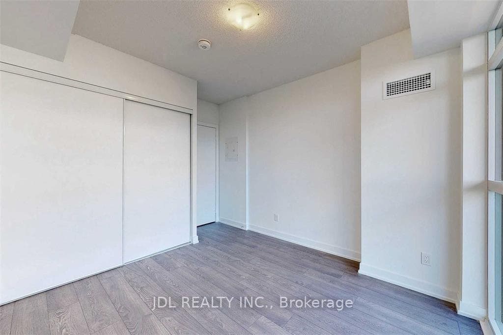 251 Manitoba Street Unit 611 photo 21