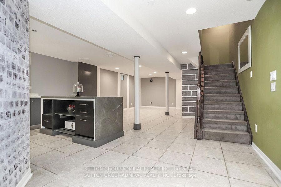 132 Larratt Lane photo 5