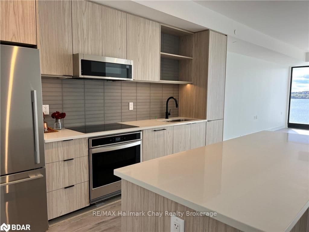 185 DUNLOP Street Unit 706 photo 4