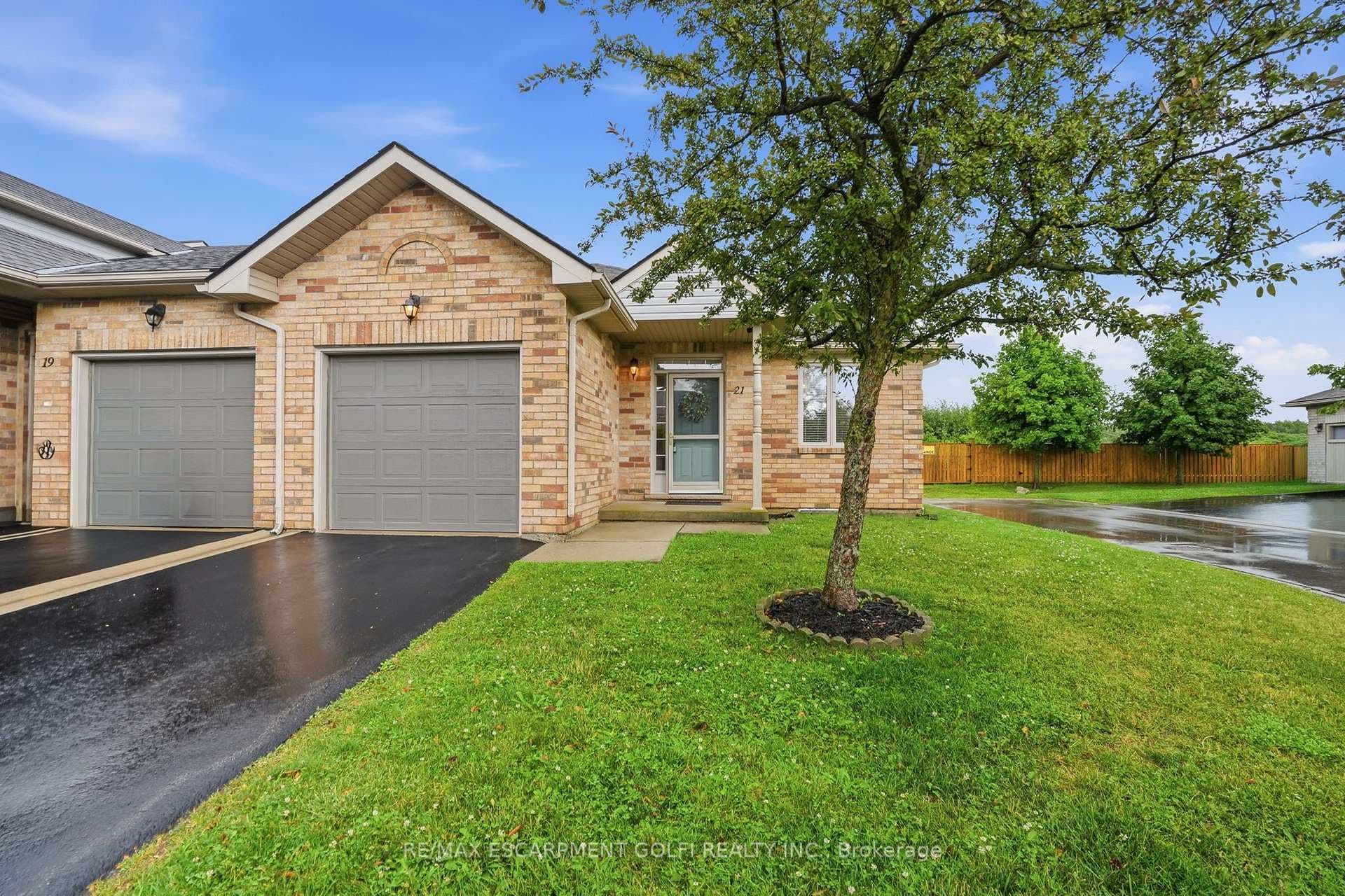 21 Cathy Drive photo 3
