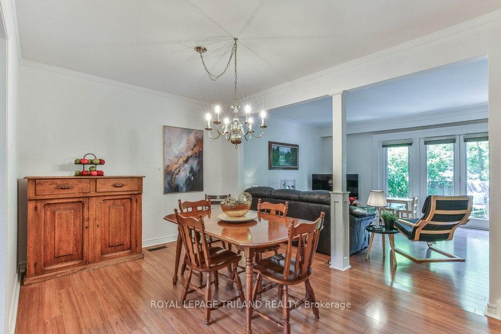 1220 ROYAL YORK Road Unit 50 photo 12