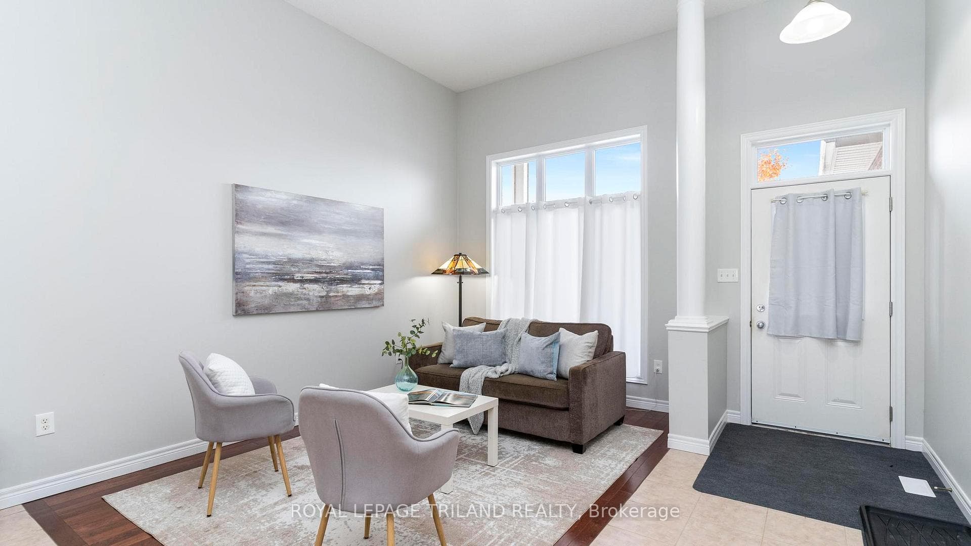 6 CIRCLEWOOD Drive photo 5
