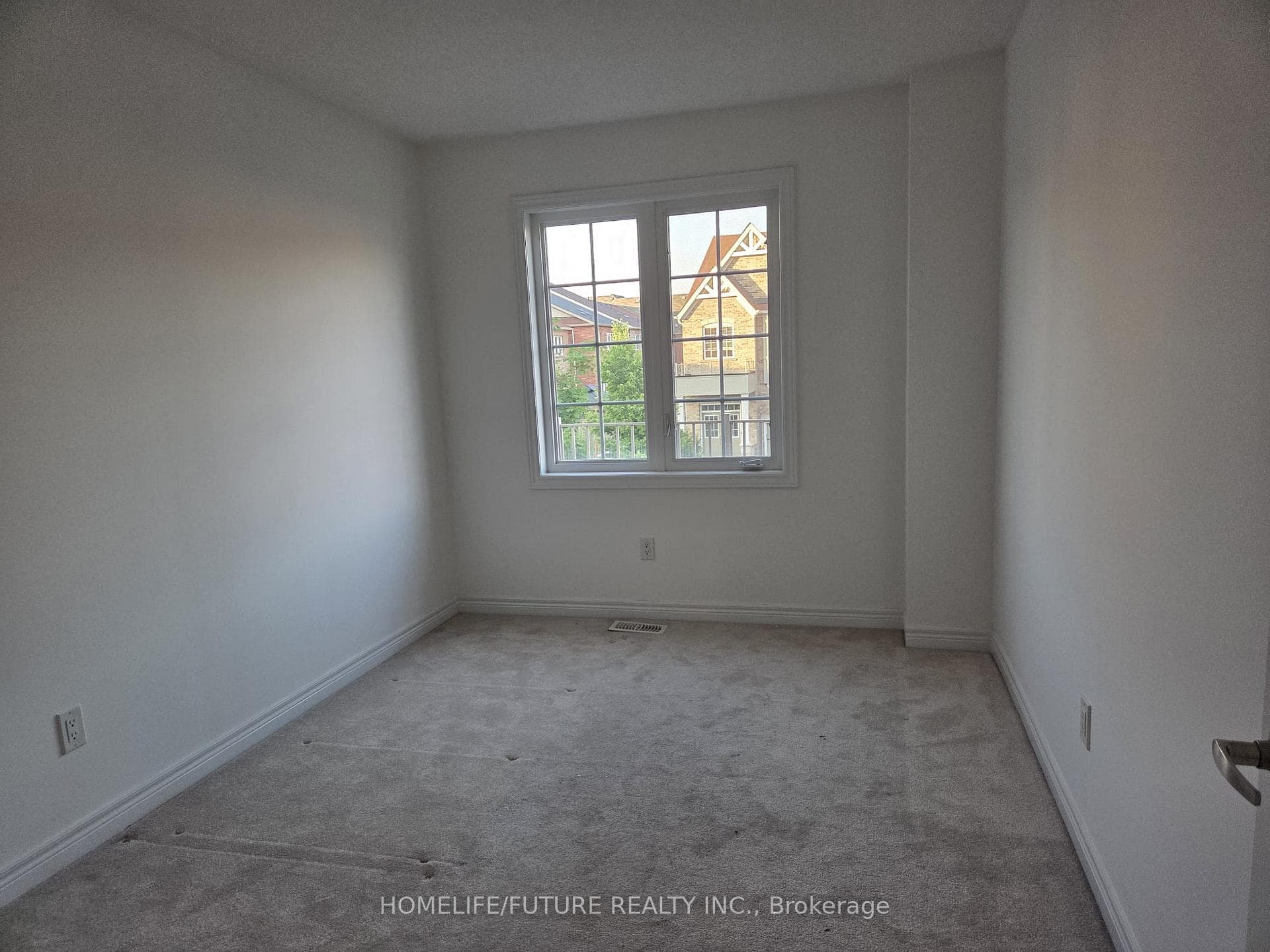 94 Cathedral Drive photo 13
