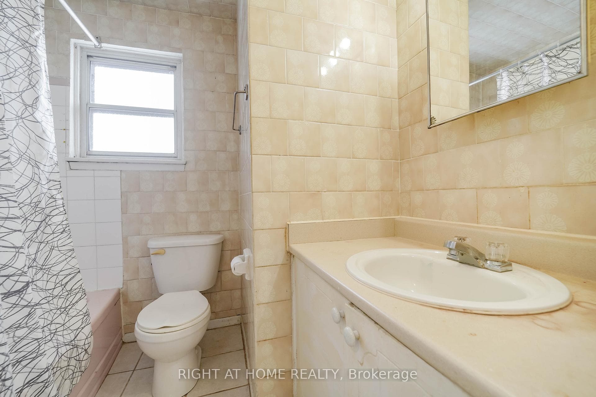 4 Pender Crescent photo 26