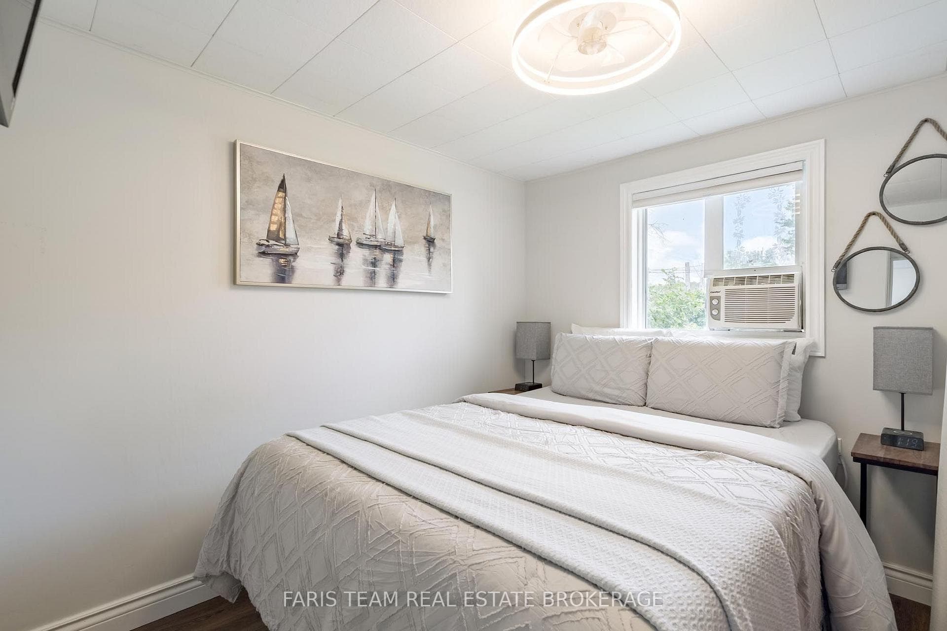 1067 Park Place photo 16