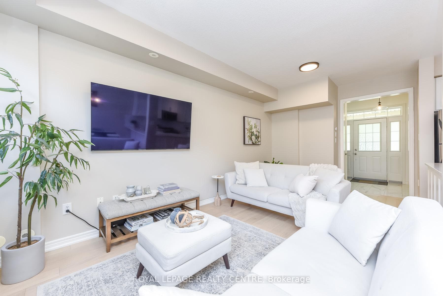 60 Rosewood Avenue Unit 210 photo 12