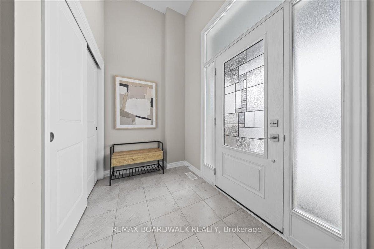60 Malachigan Crescent photo 2
