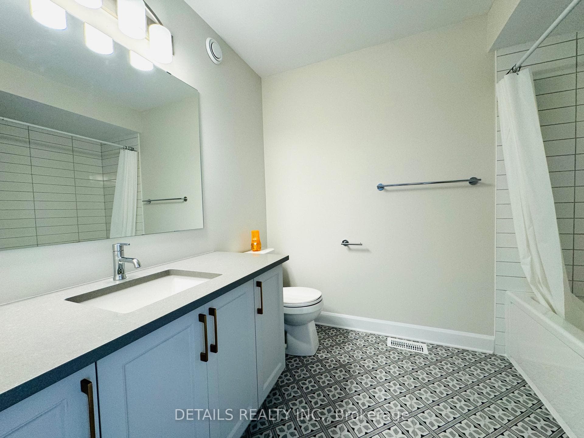 Full bathroom