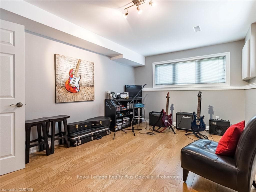 2152 CLEAVER Avenue photo 45