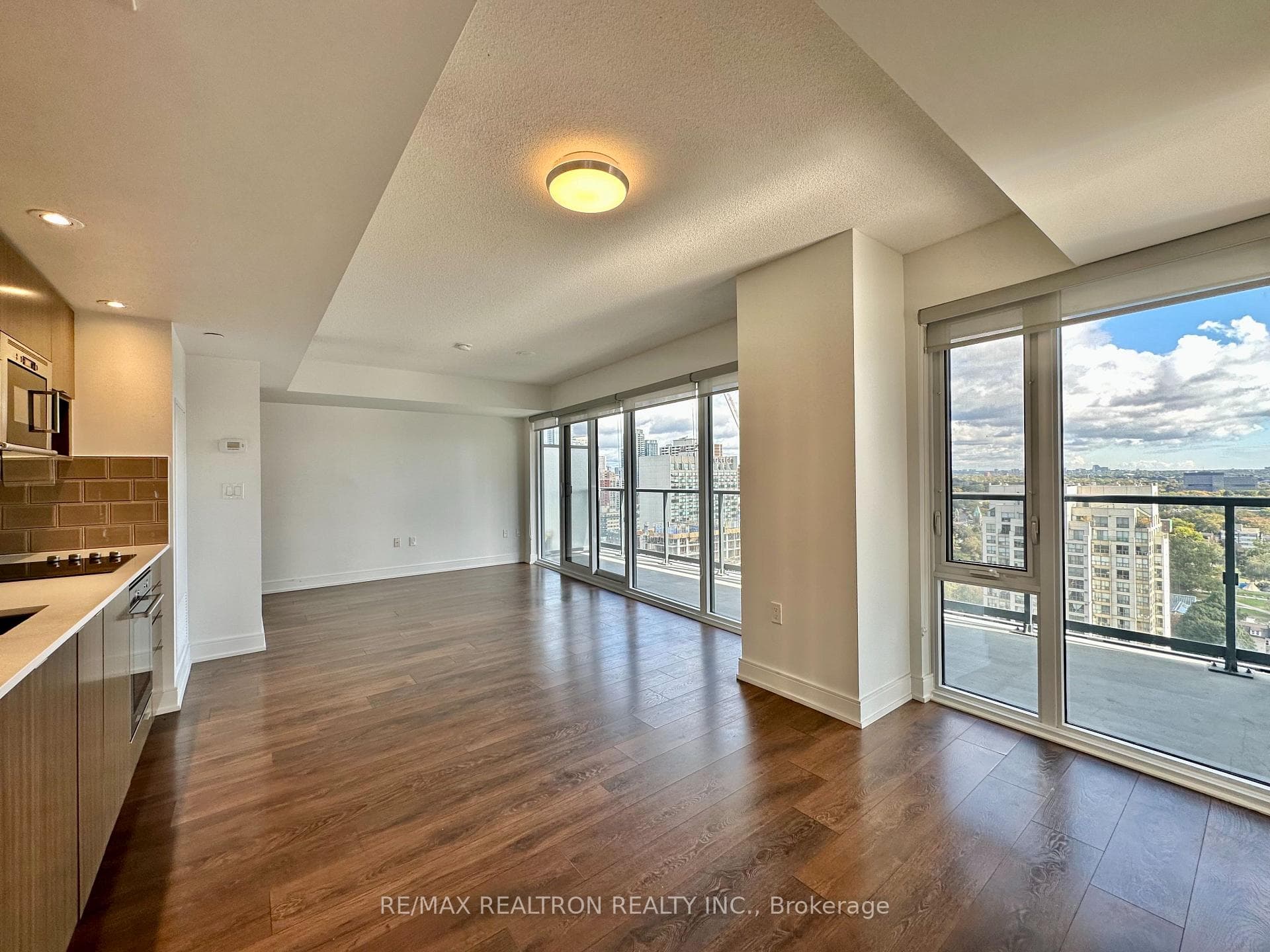 89 Mcgill Street Unit 2008 photo 6