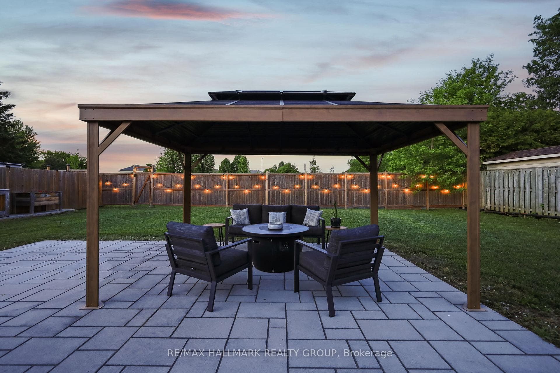 1583 MAXIME Street photo 34