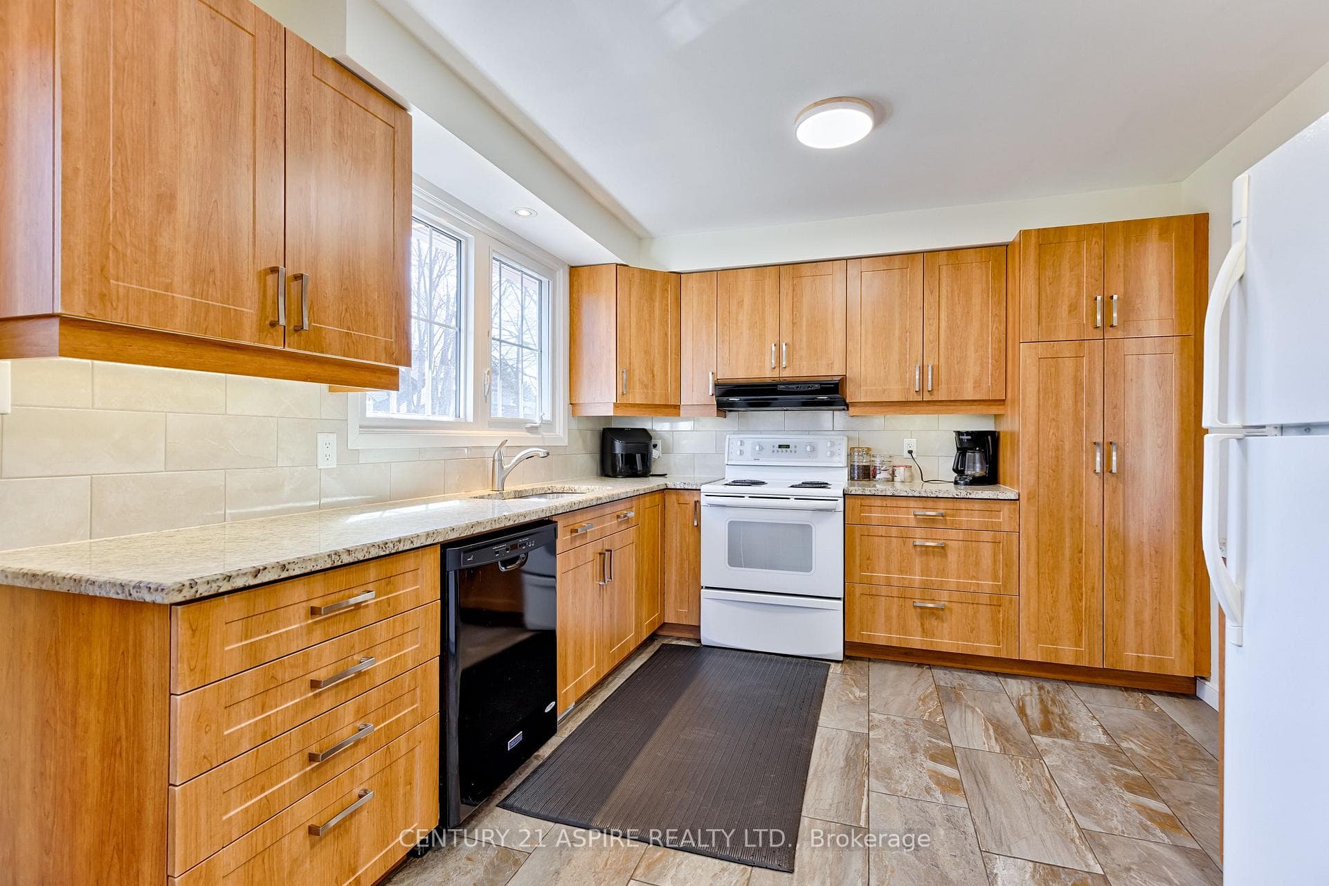 15 Roy Street photo 17