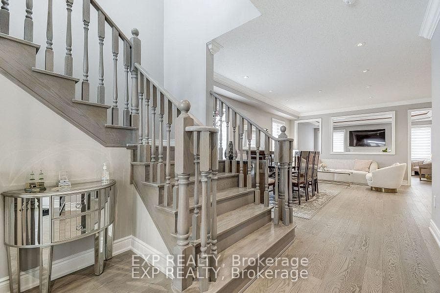 1578 Leger Way photo 4