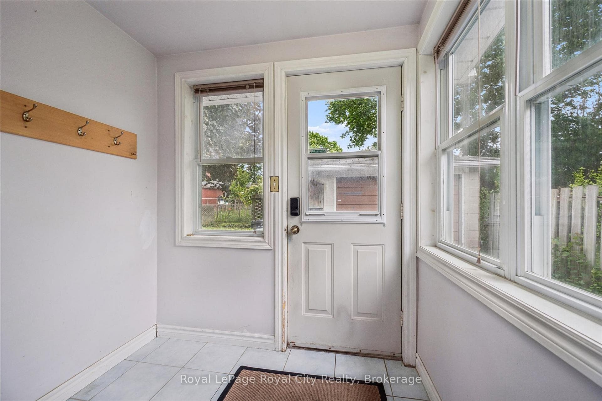 87 Cassino Avenue photo 28