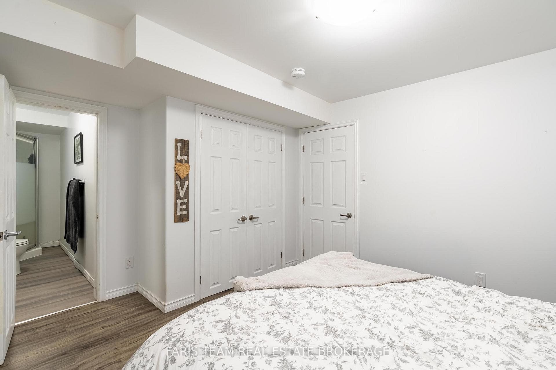 409 Anne Street photo 37