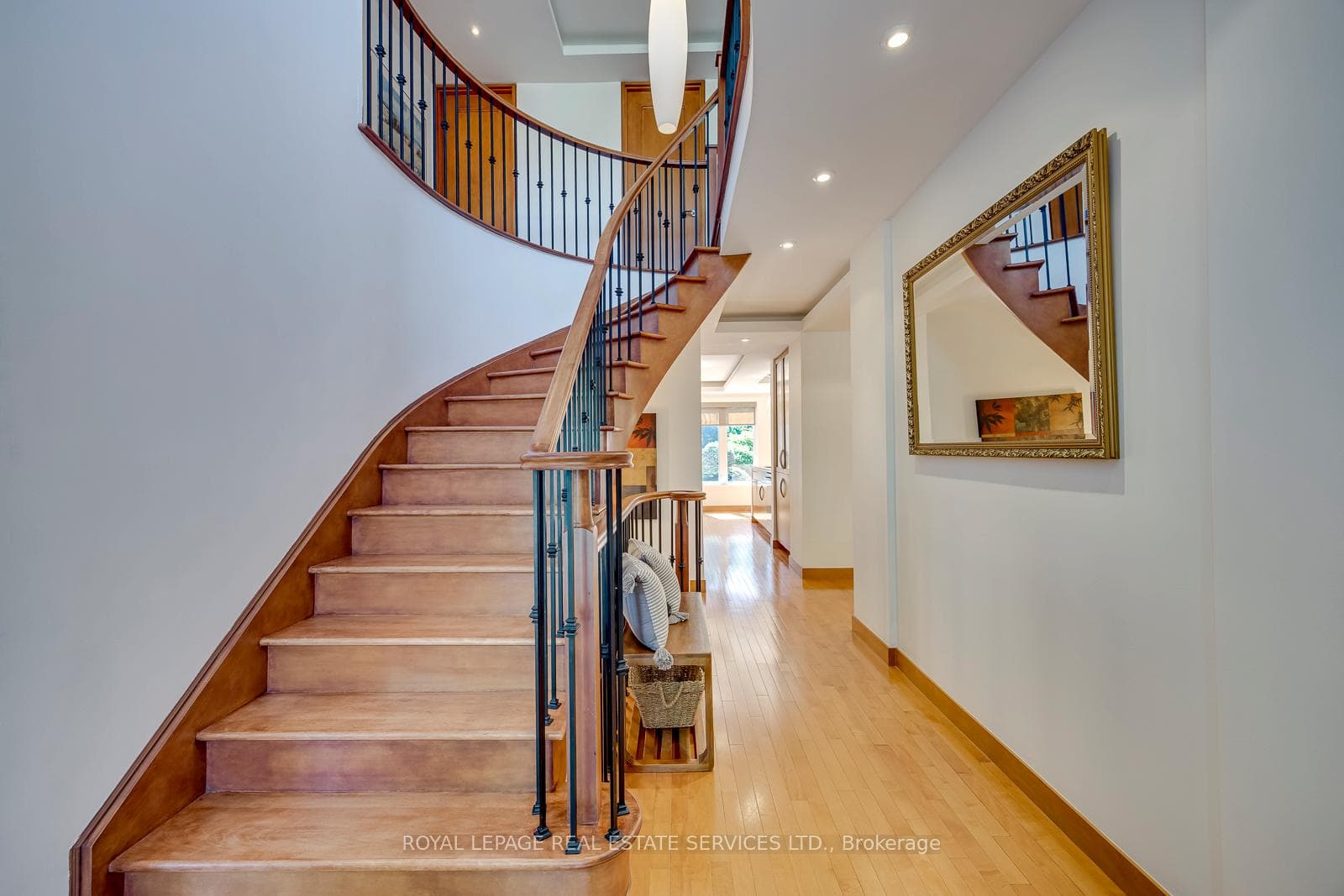 300 Canital Court photo 19
