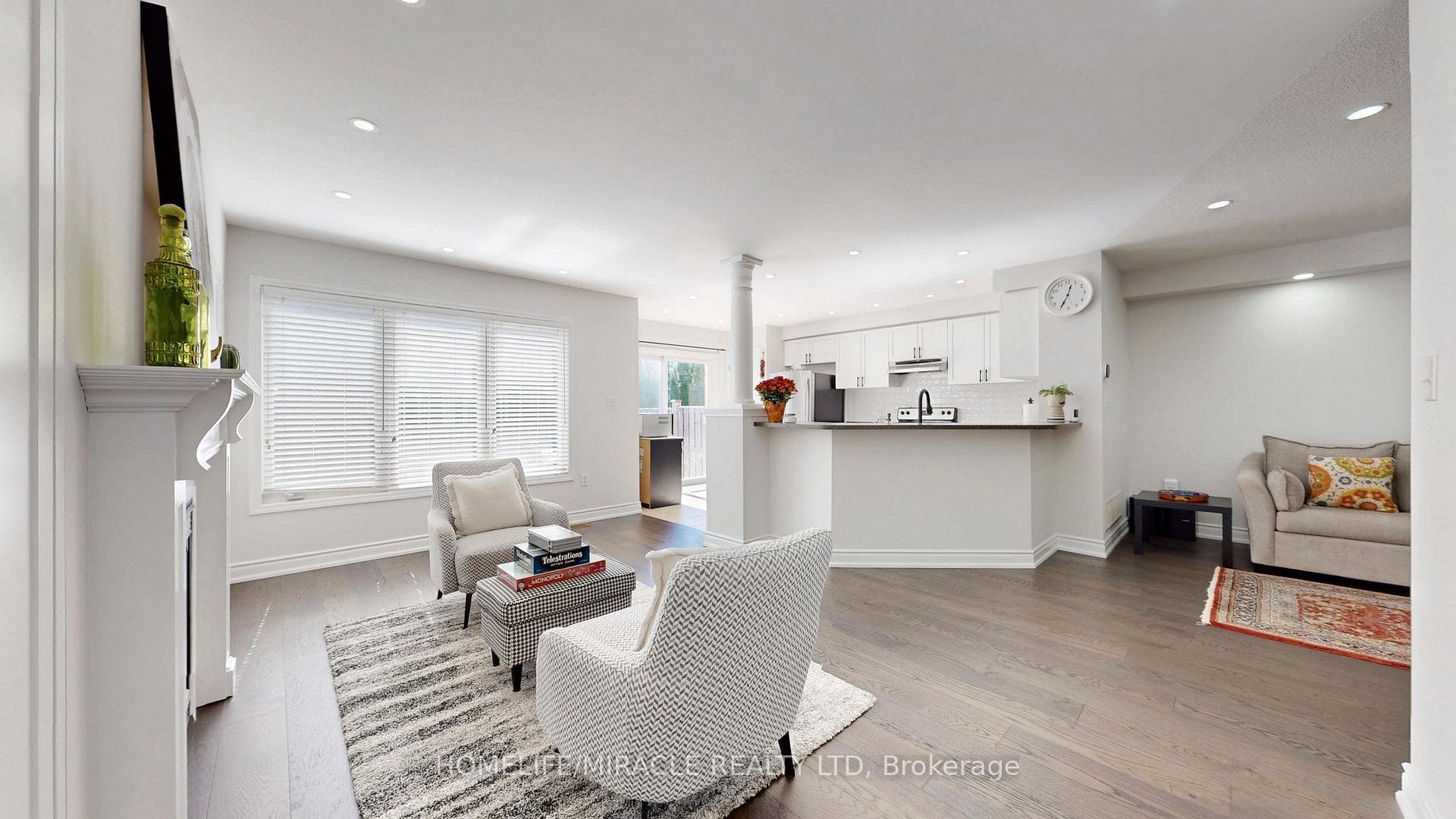 54 Dougherty Crescent photo 5