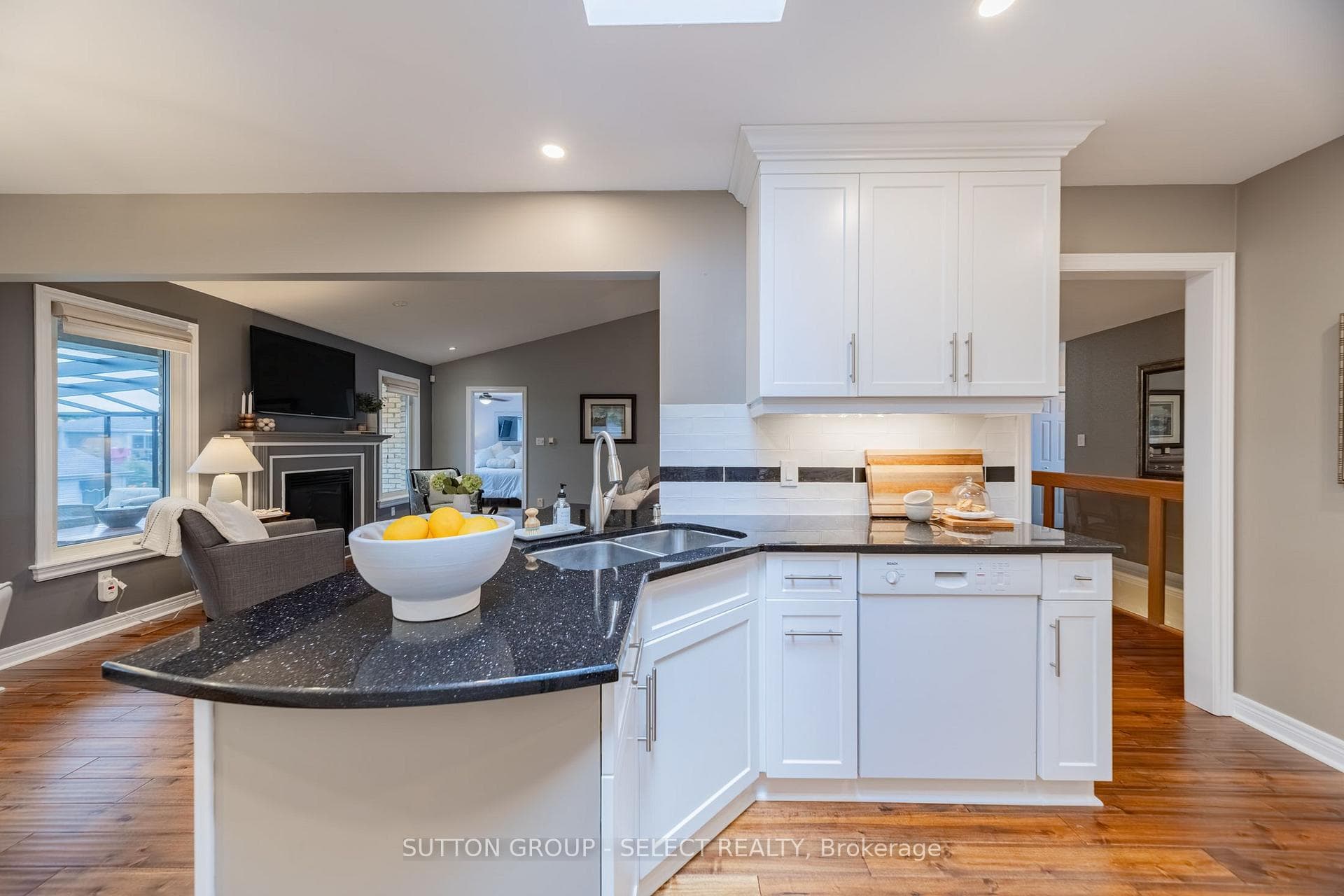 581 Inverness Avenue photo 22