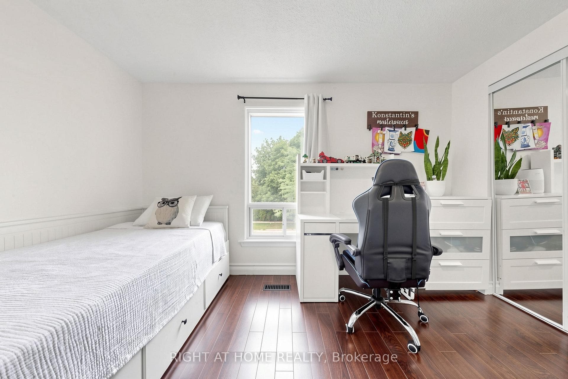 80 Lillooet Crescent photo 22