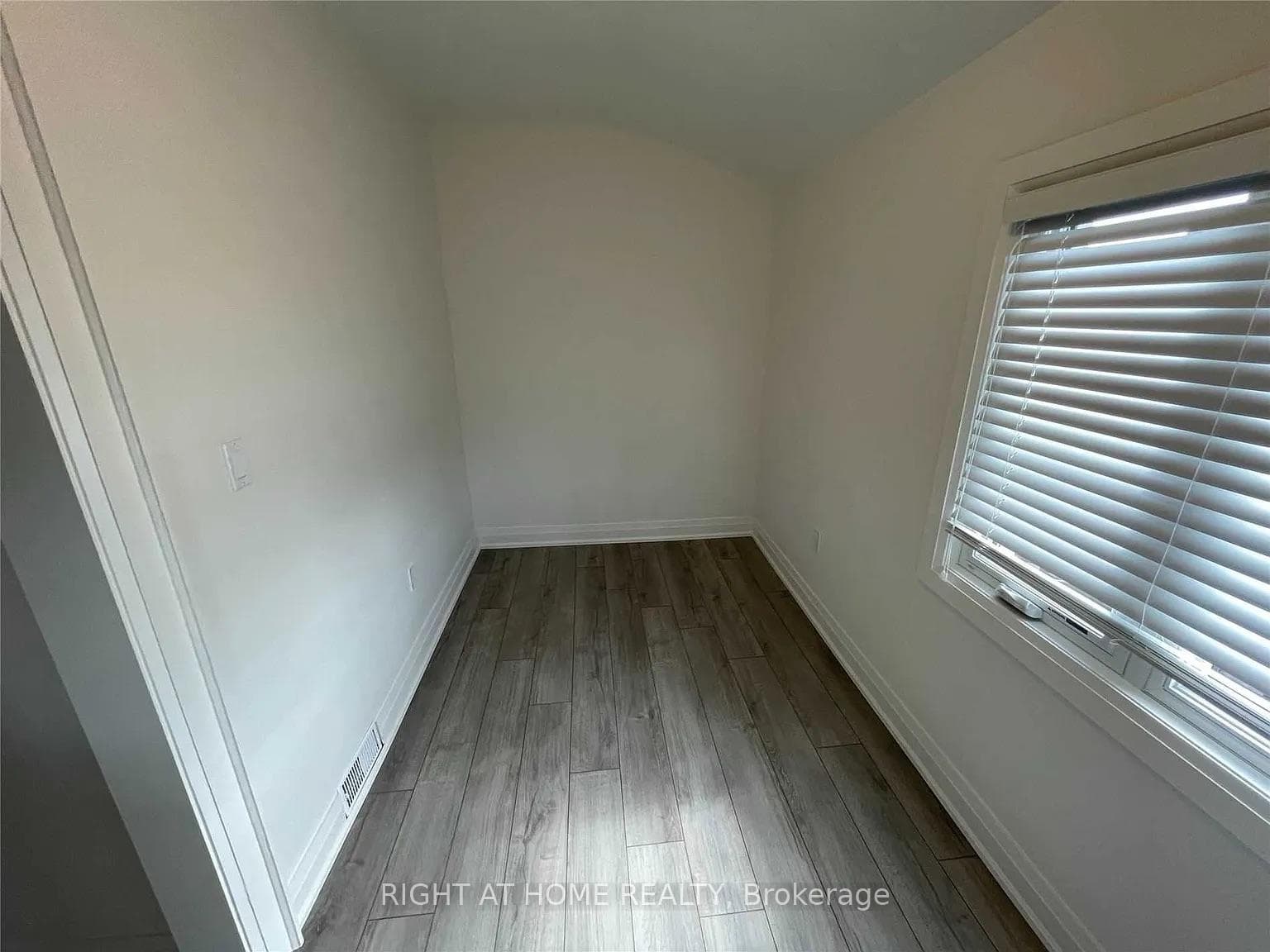 380 Northcliffe Boulevard Unit Upper photo 6