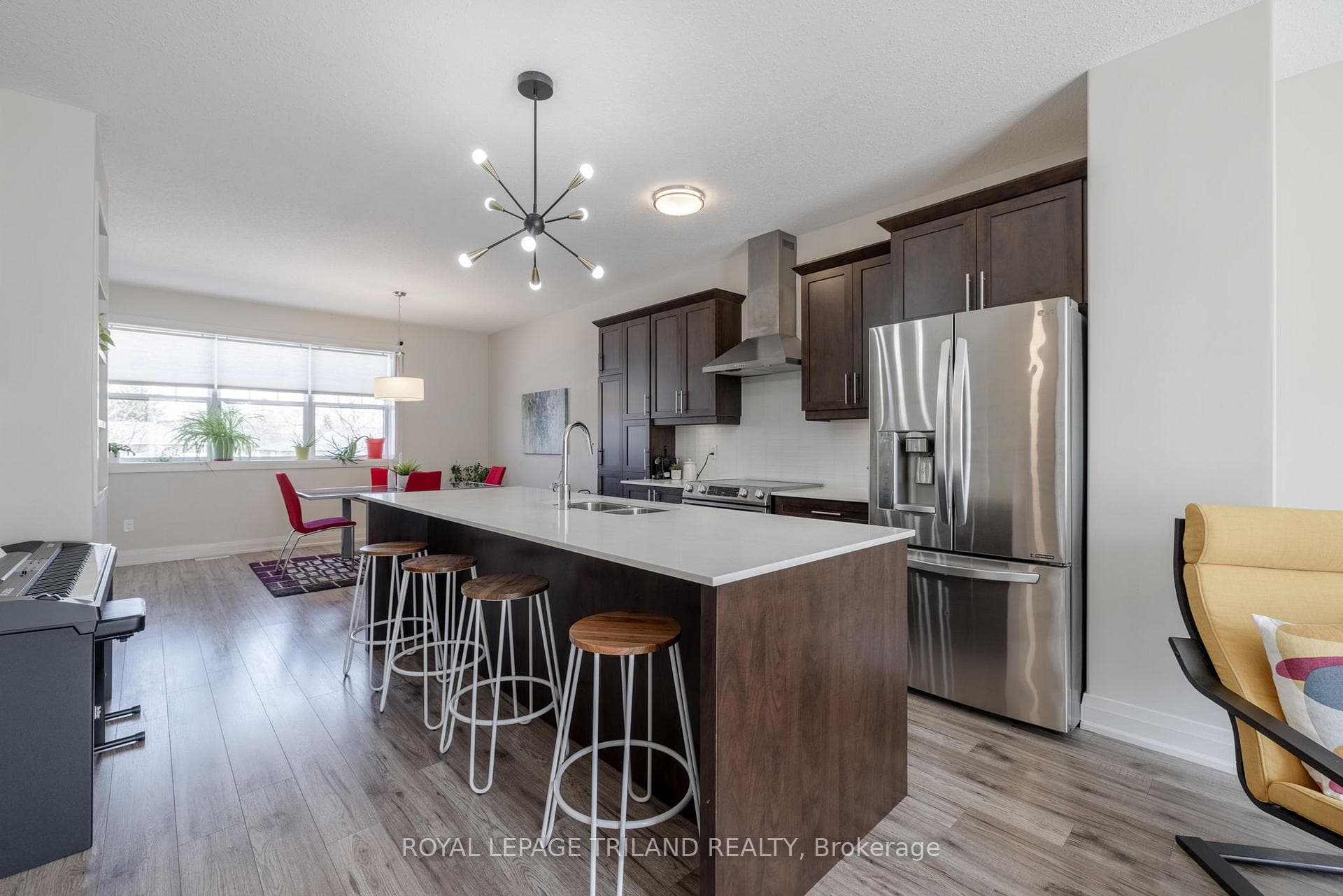3025 SINGLETON Avenue Unit 22 photo 4