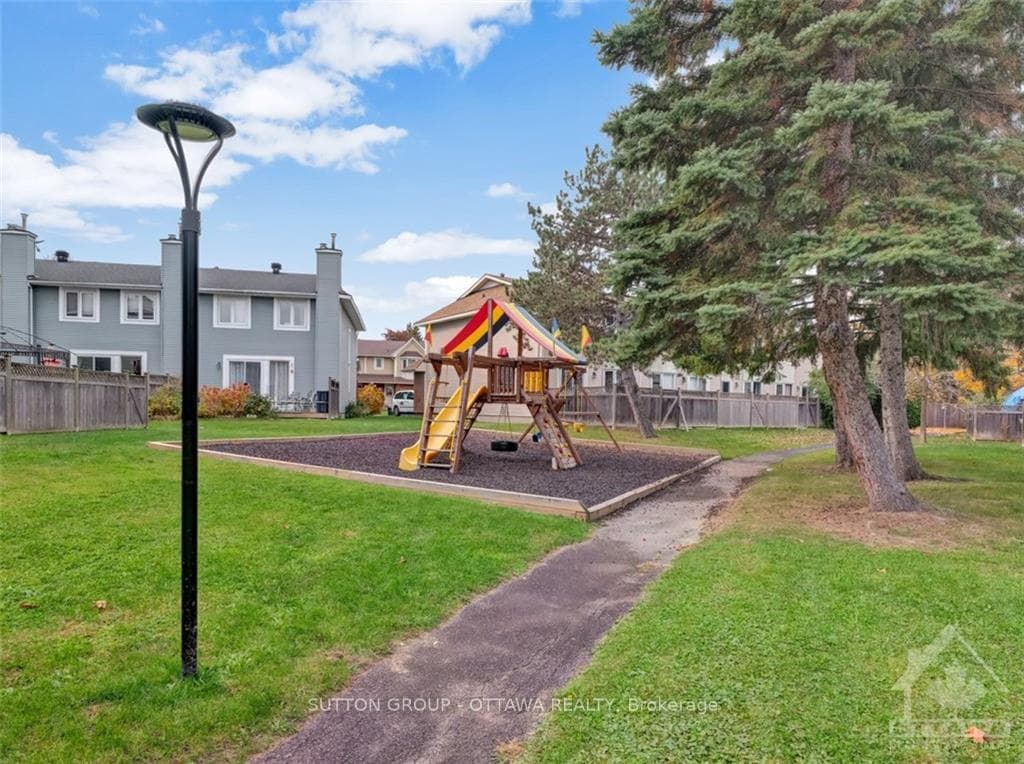 549 PARASOL Court photo 27