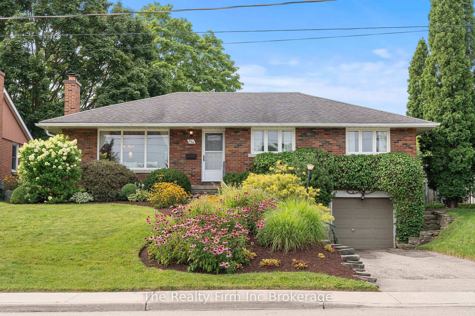 864 Cromwell Street photo 1