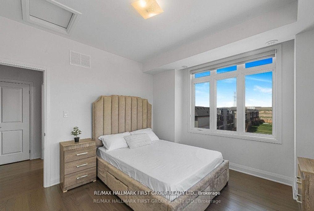 835 Port Darlington Road photo 28