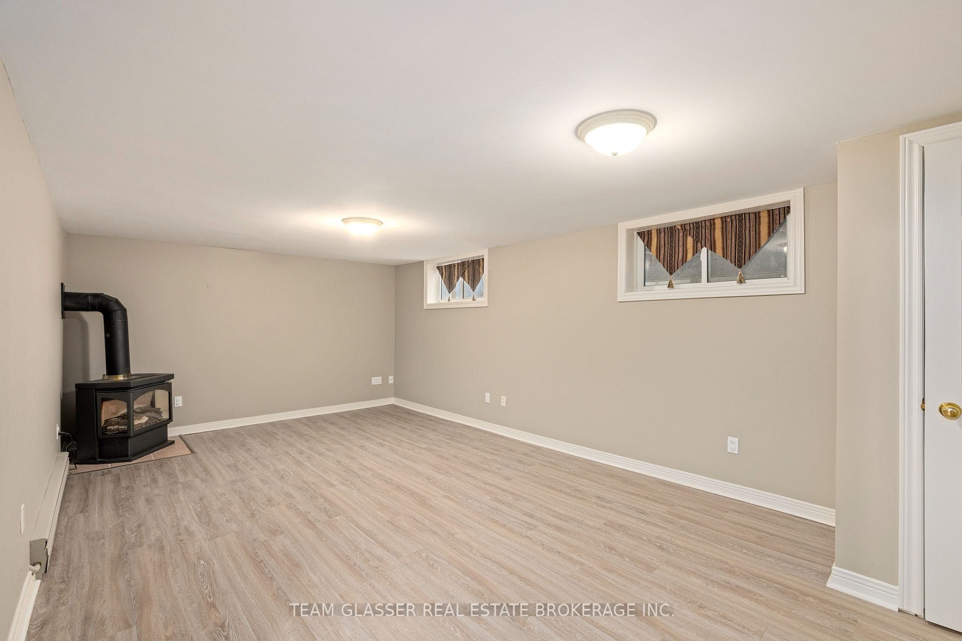 78 Dennis Avenue photo 22