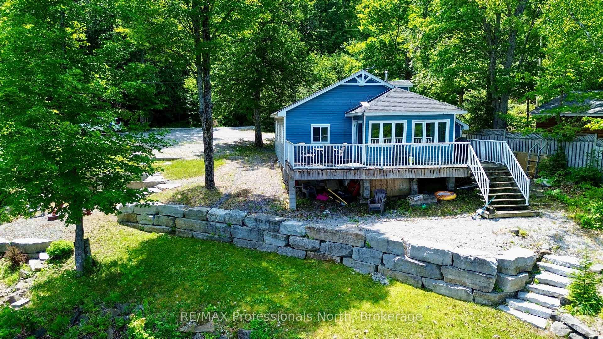 1129 Comak Crescent photo 33