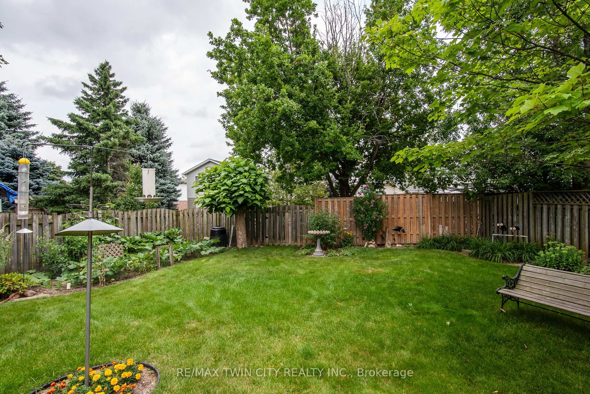 67 Marlis Crescent photo 4