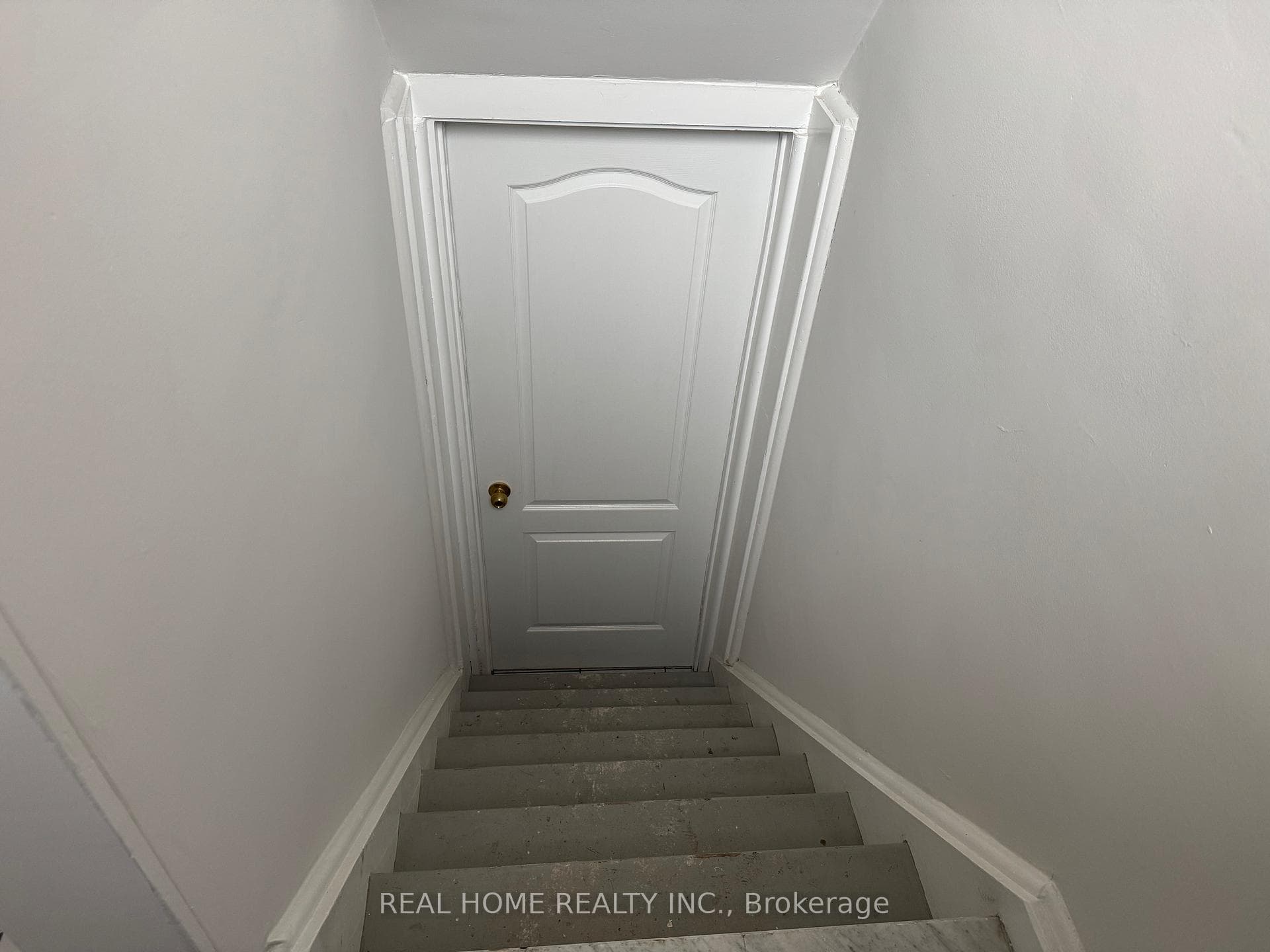 401 Fernleigh Circle Unit Lower L photo 4