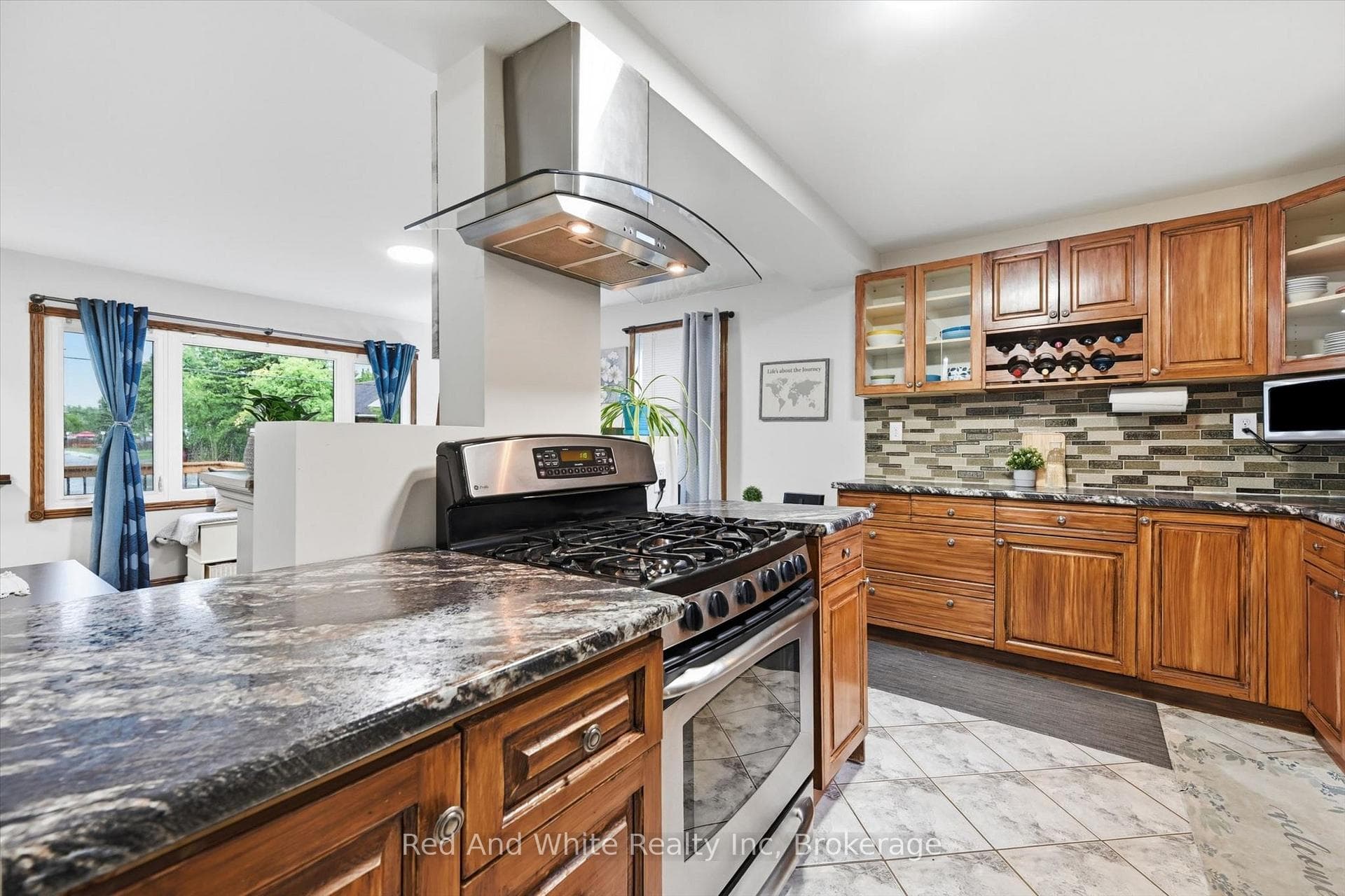 450 East 42nd Street photo 11