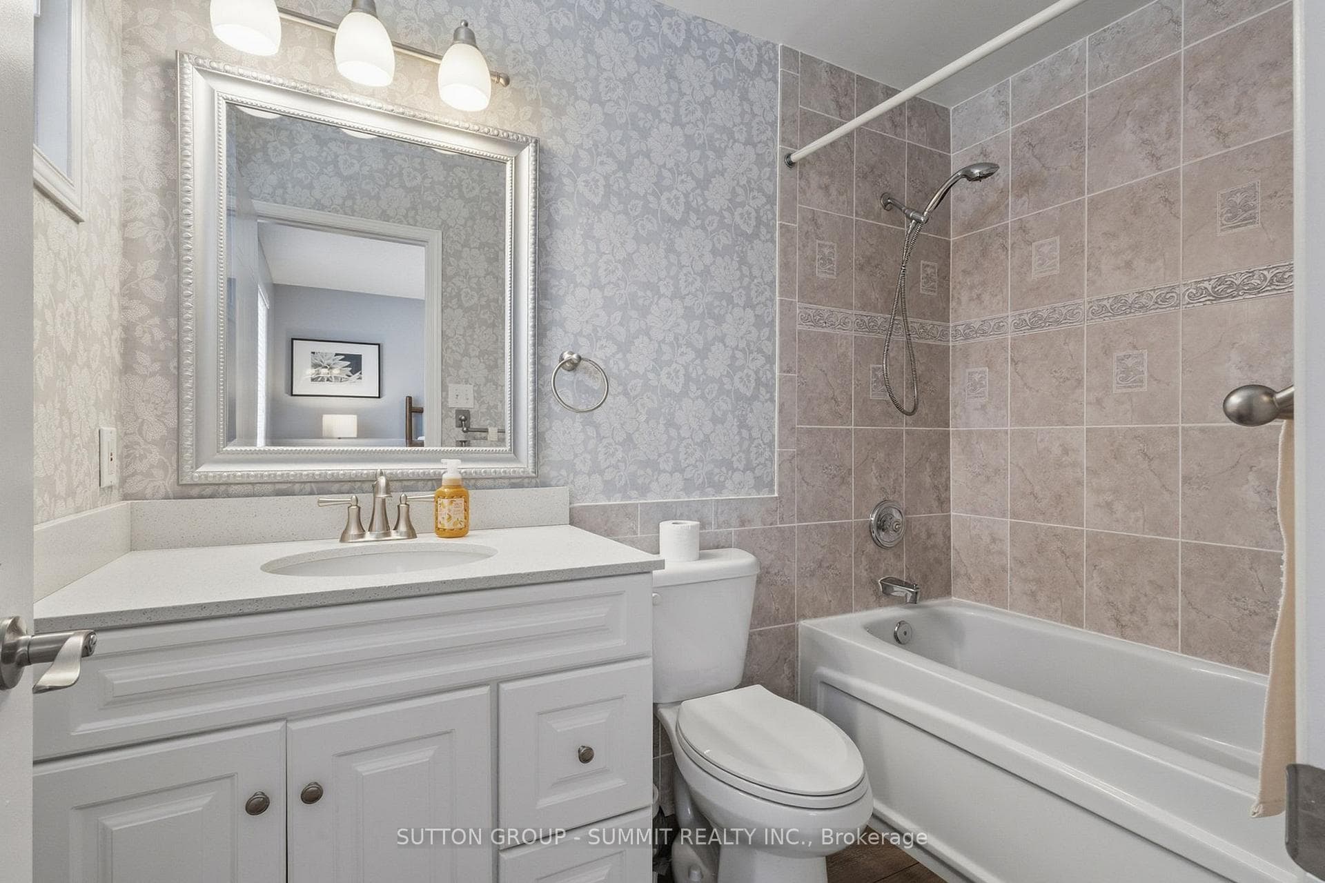 20 ENDEAVOUR Drive photo 20