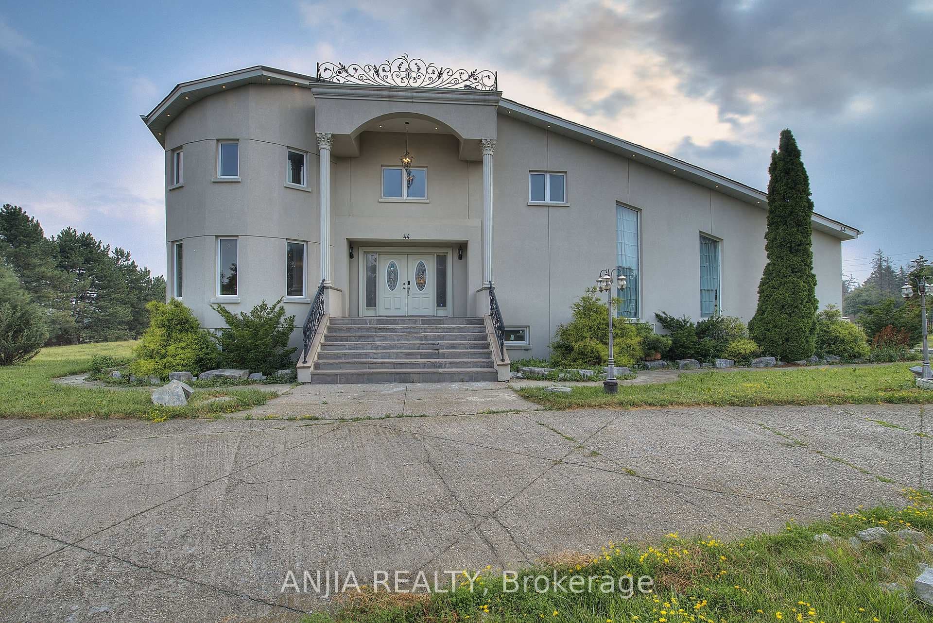 44 Bellini Avenue photo 1