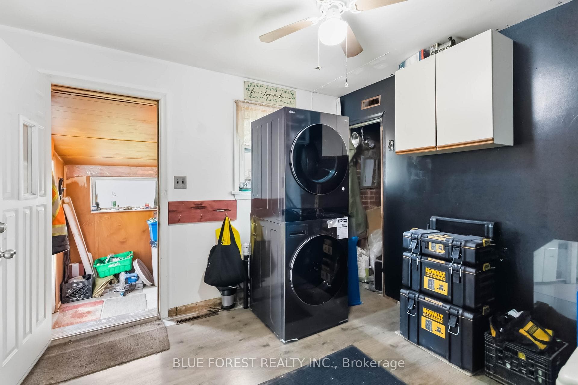 1376 Kostis Avenue photo 20