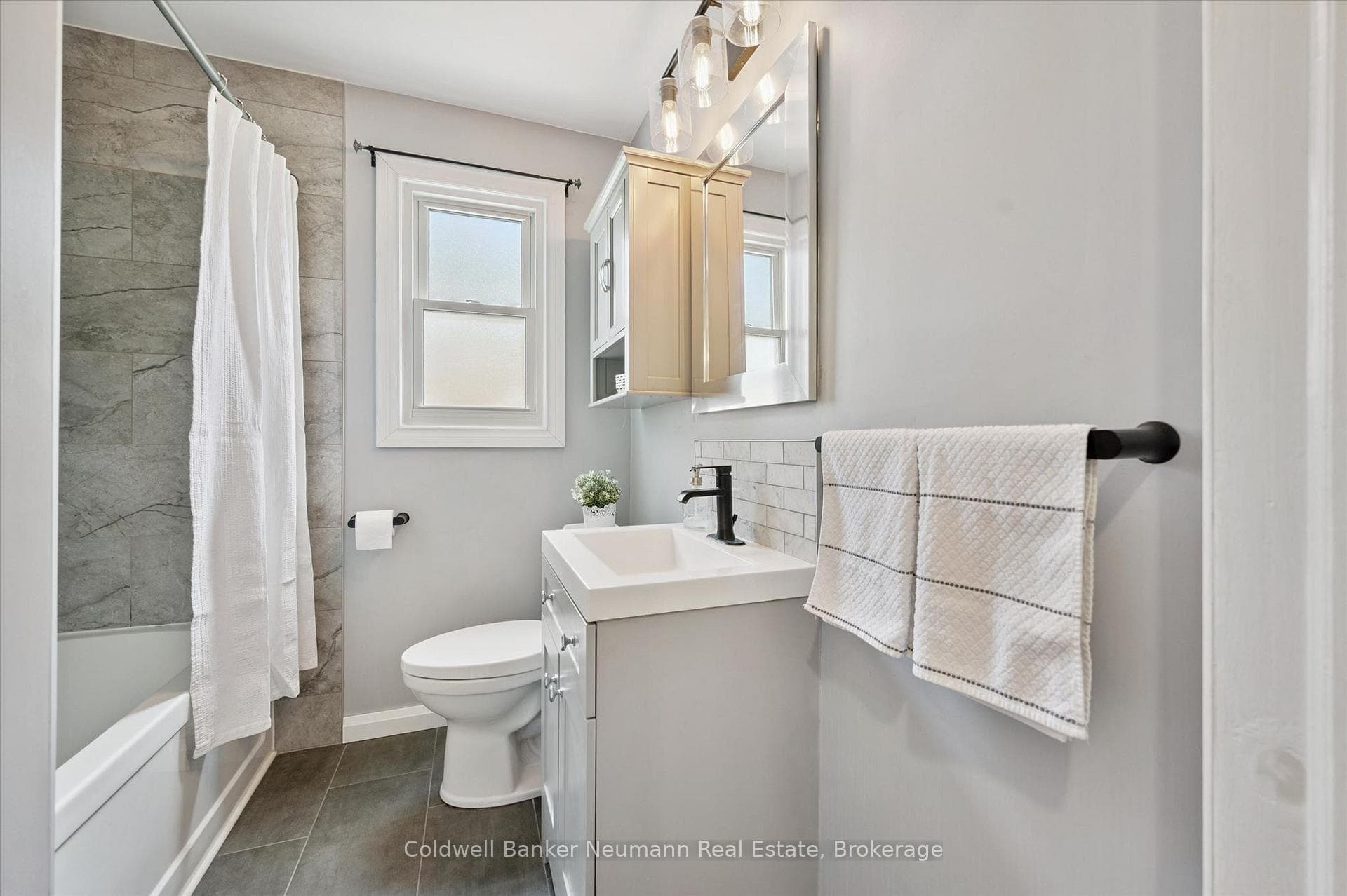 153 Winston Boulevard photo 20