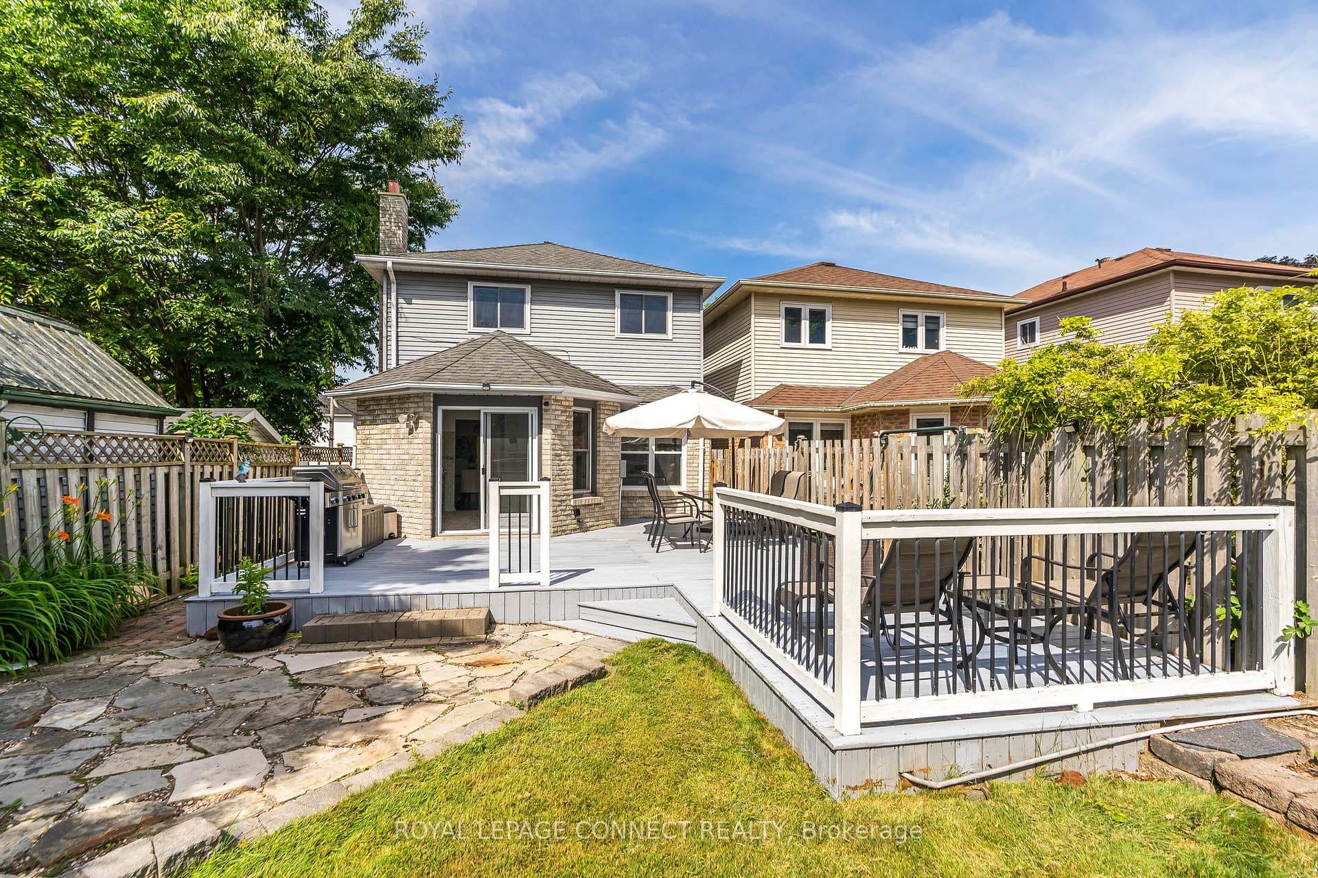 139 Adele Crescent photo 23