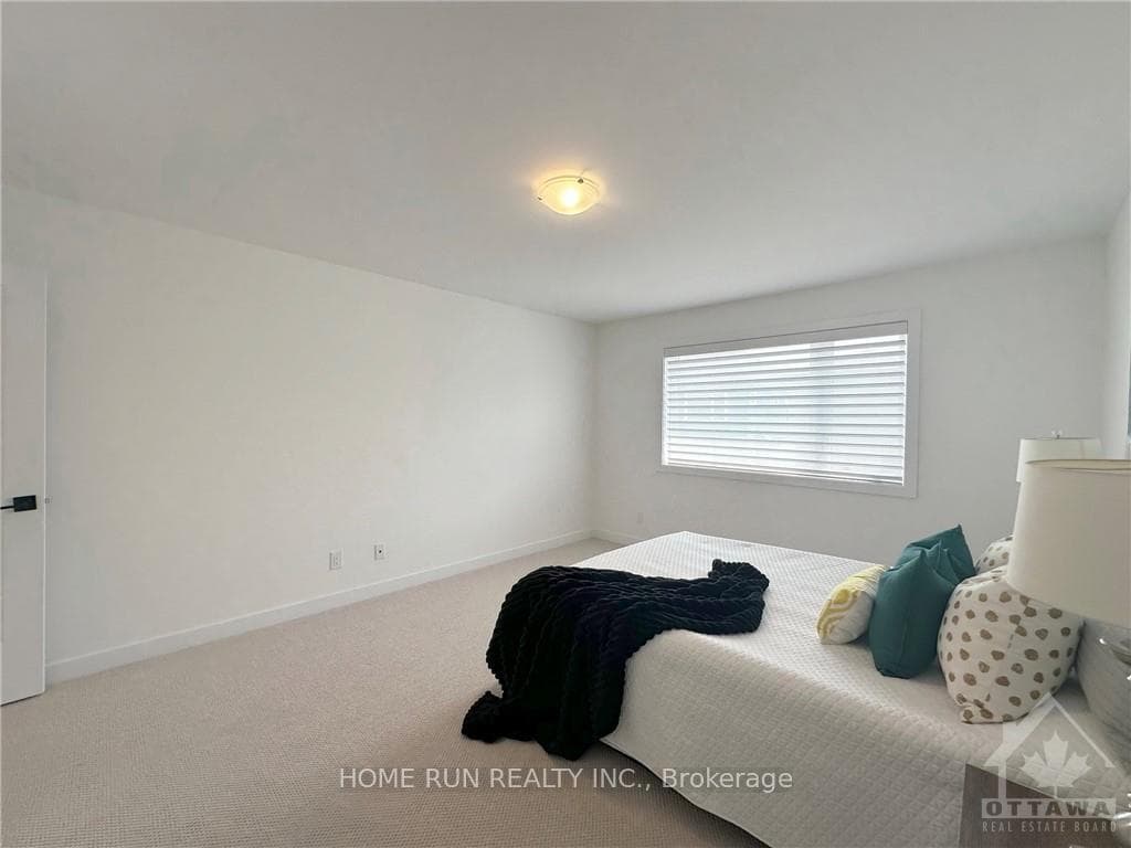 67 VICEROY Mews photo 18