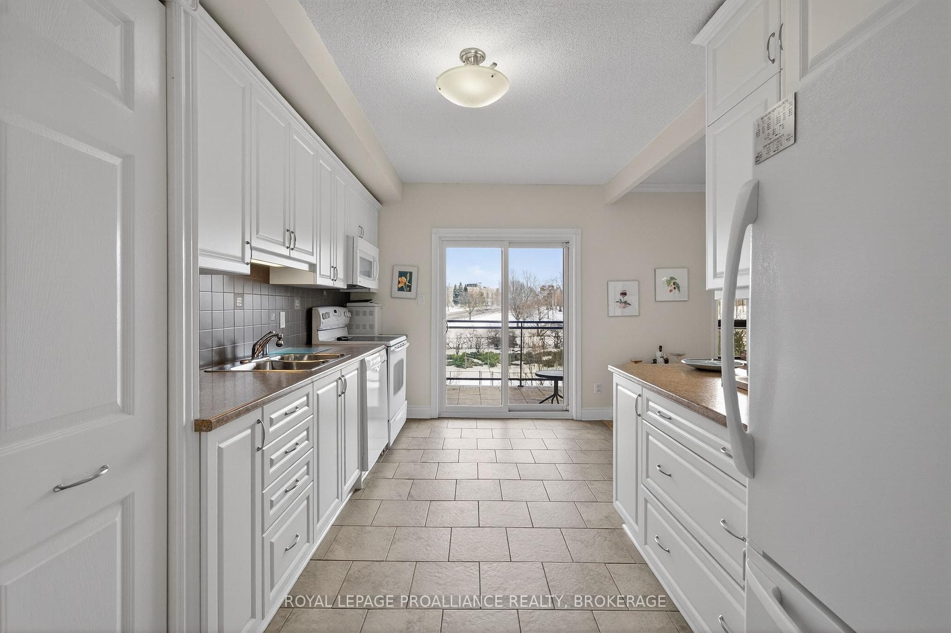 1000 King Street Unit 404 photo 10