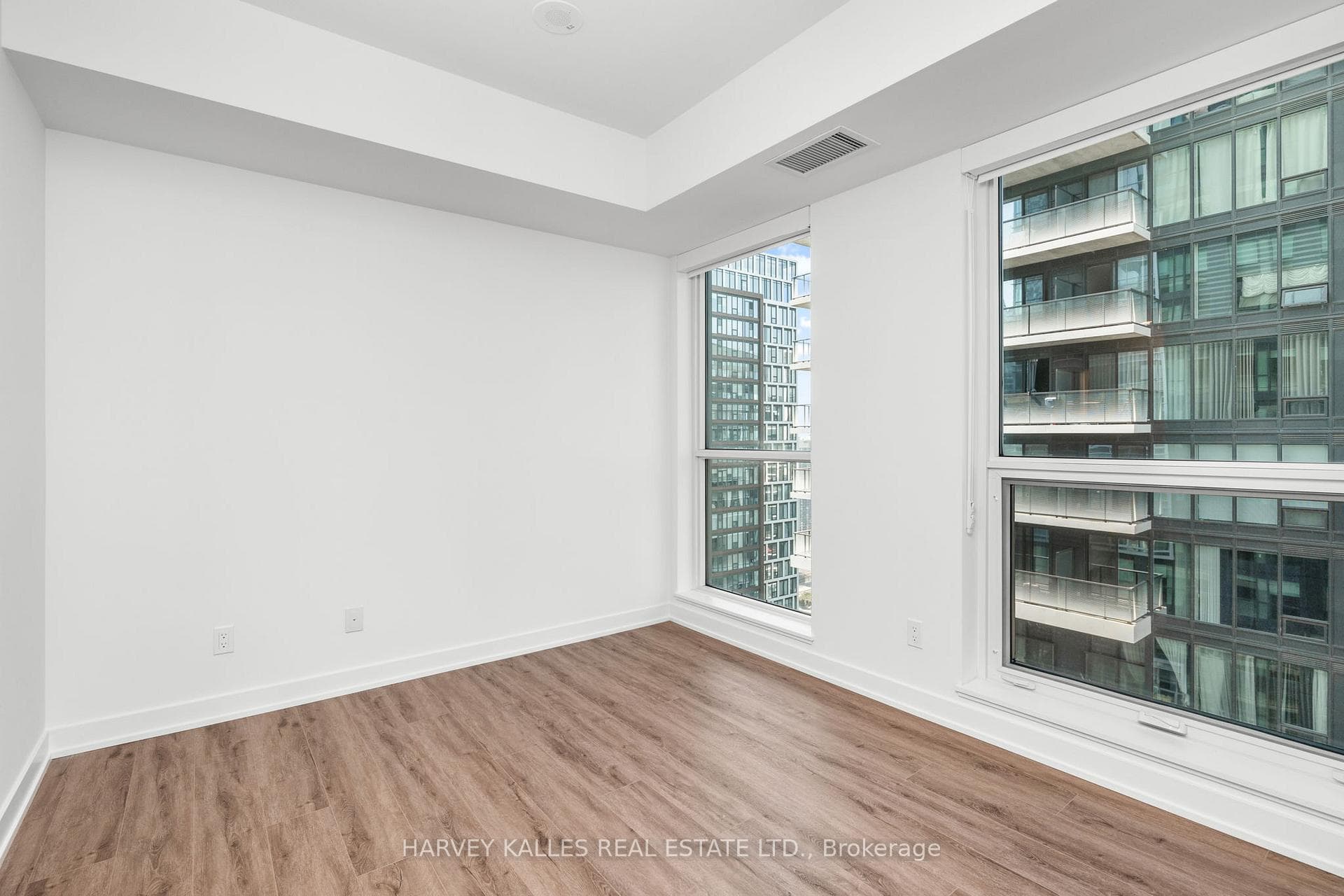 327 King Street Unit 4205 photo 9