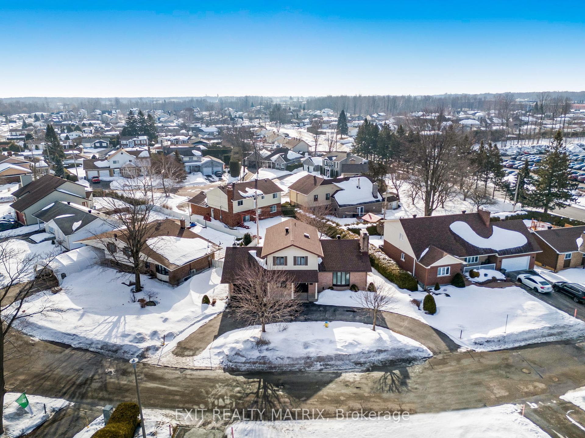 621 Albert Street photo 35