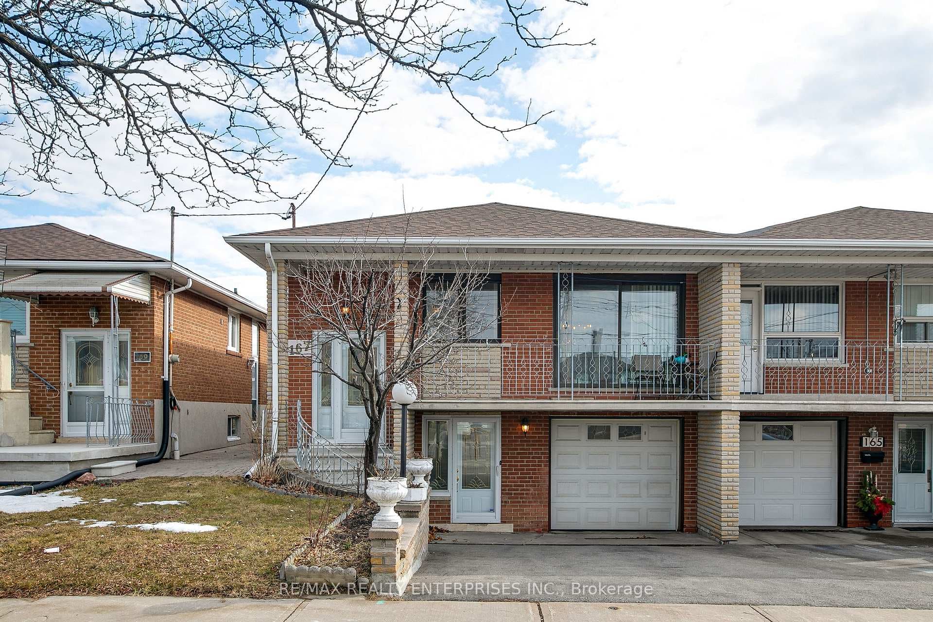 167 Hullmar Drive photo 1