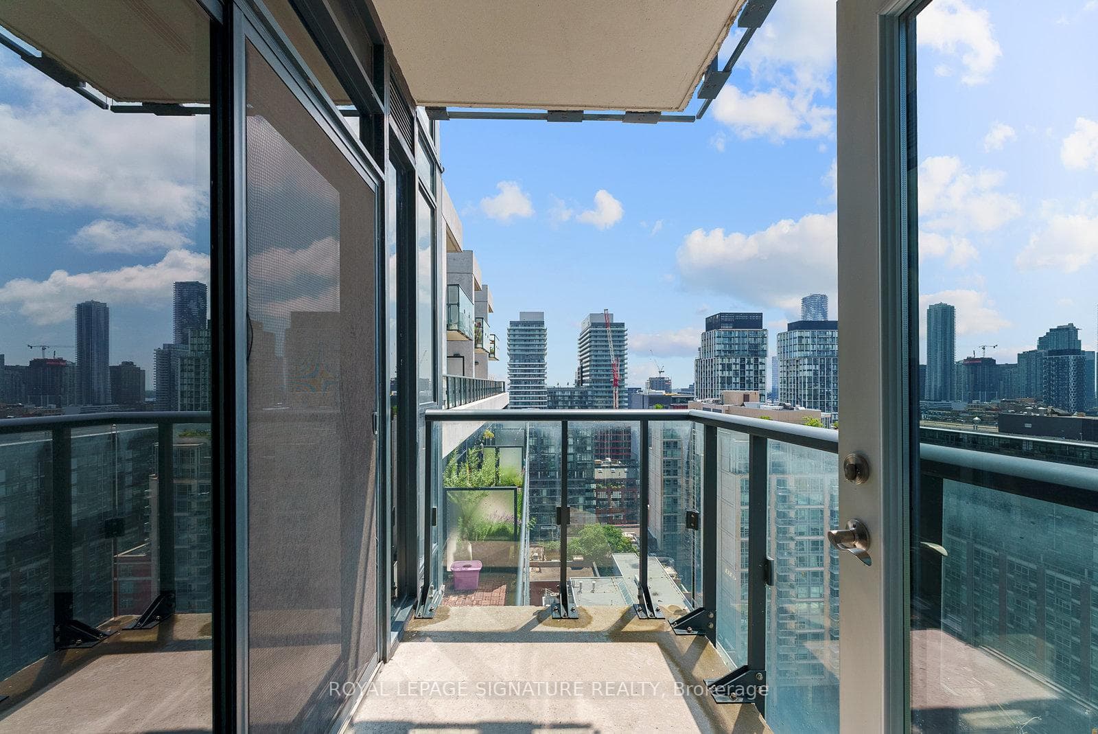 400 Adelaide Street Unit LPH11 photo 29